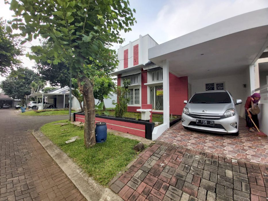 Jual rumah mewah Graha Taman Pelangi Bsb City