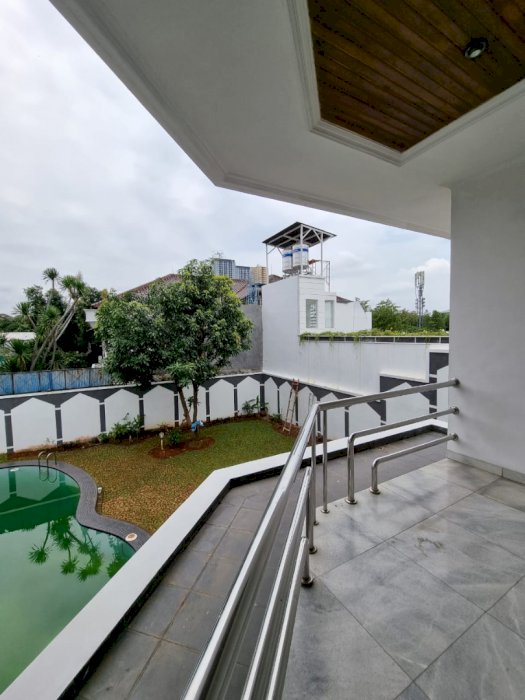 Rumah Mewah Ukuran Super Luas Cilandak dekat Citos Jaksel