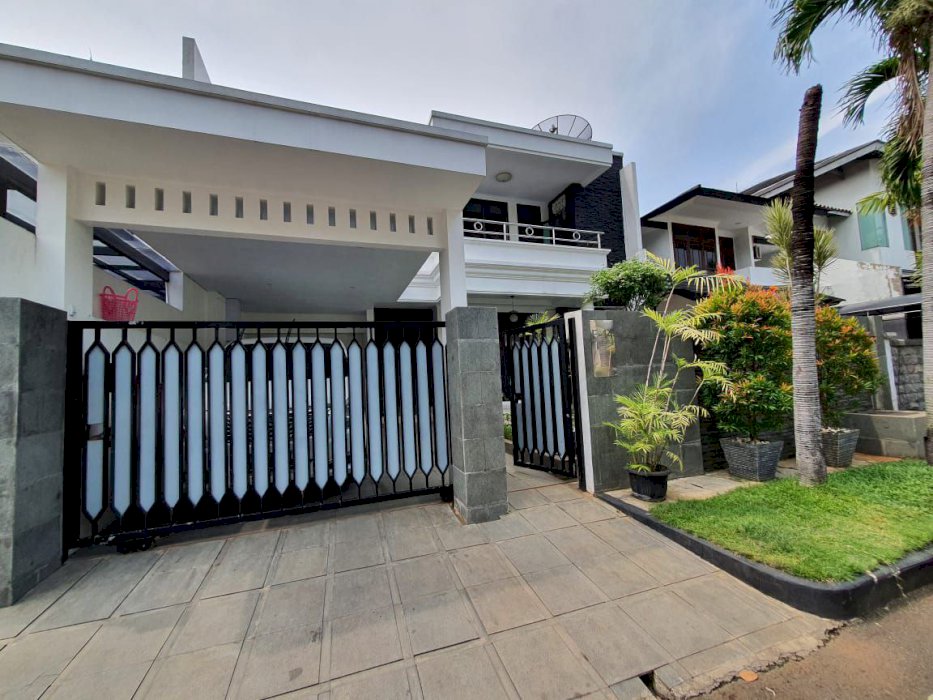 Dijual Rumah Secondary Siap Huni Dalam Komplek Elite