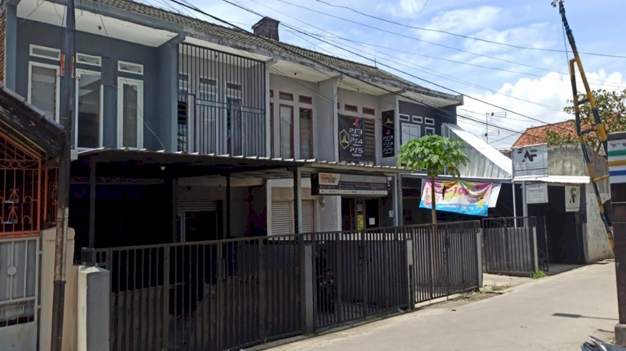 Dijual atau Disewa Ruko Cozy Cocok Untuk Kantor, Cafe Dll. di Kiaracondong (5 Unit)