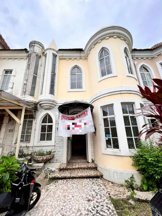 Rumah Semi Furnished DIJUAL INCLUDE YG NEMPEL Nego