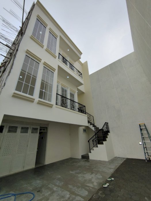 Dijual Rumah Classic Modern Eklusif 3 Unit Spec Mewah