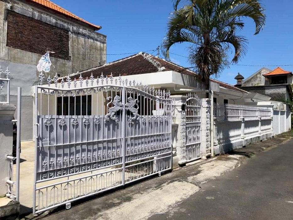 RUMAH DEKAT RS.SANGLAH & RS. PRIMA MEDIKA