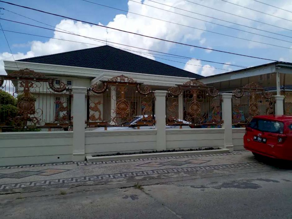 Rumah mewah bersih Jln . SEMBILANG - Rumbai ( Pekanbaru )