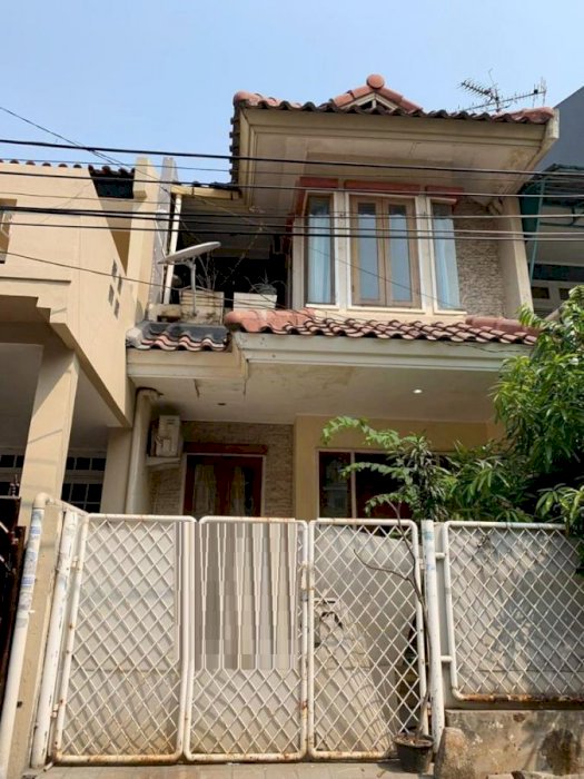 Rumah 2 lantai siap huni luas 5x18 90m2 Type 3+1KT Kelapa Gading Jakarta Utara
