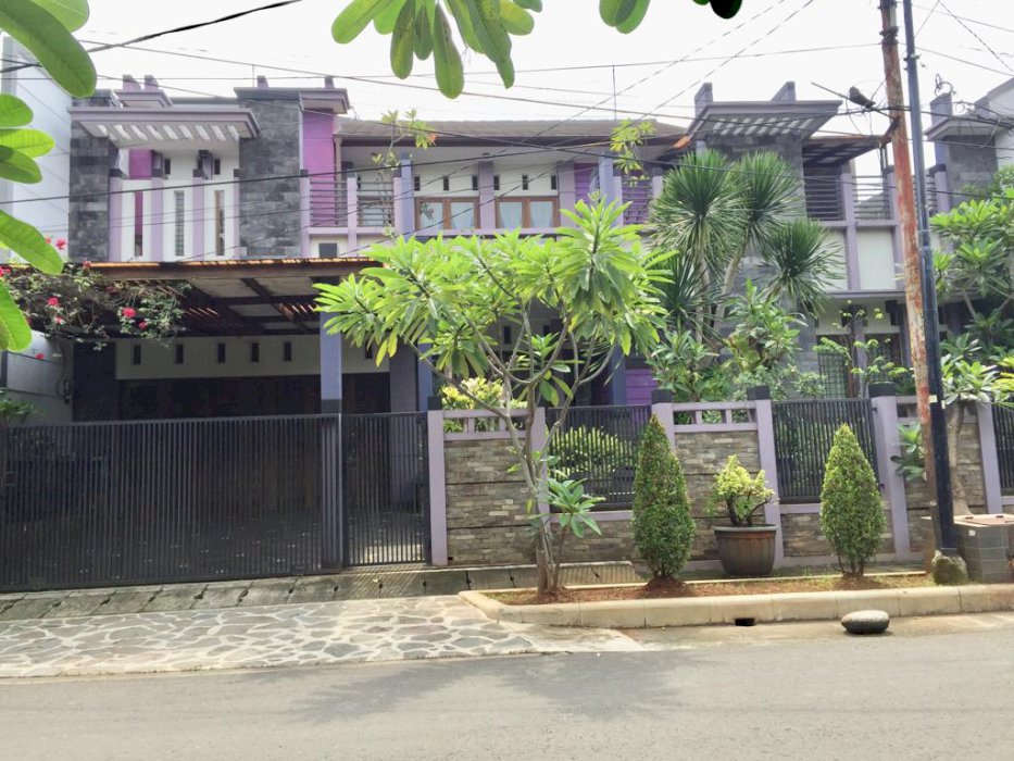 Dijual Rumah Secondary Siap Huni Lingkungan Asri Akses Jalan Lebar Di Pondok Kelapa Jakarta Timur.