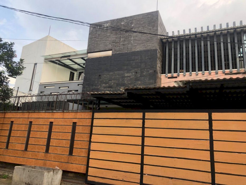 jual rumah di daerah barat batu sari kemanggisan jakarta barat komplek DKI