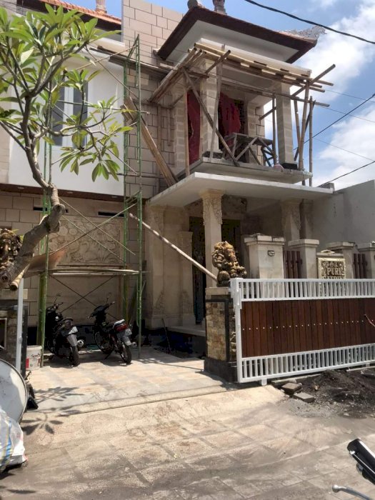 RUMAH BARU RENOVASI LINGKUNGAN PERUMAHAN DENPASAR SELATAN