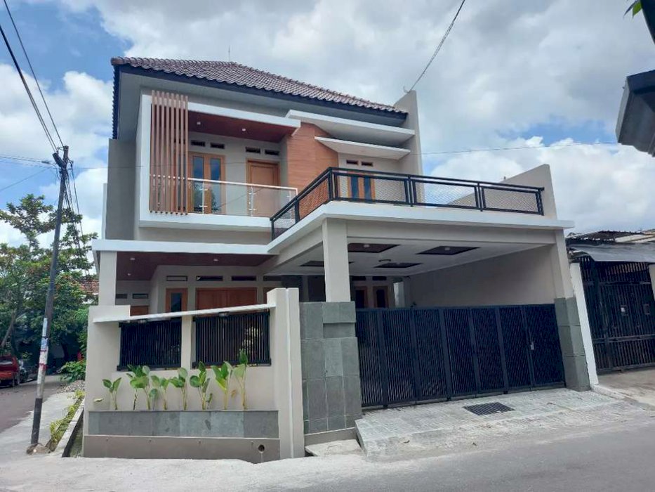 Rumah baru cantik dijual solo banyuanyar sumber banjarsari 2.4 M
