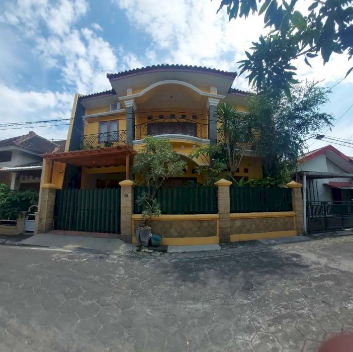 Rumah 2 lantai gagah bagus kokoh dijual solo gentan baki 1,8M