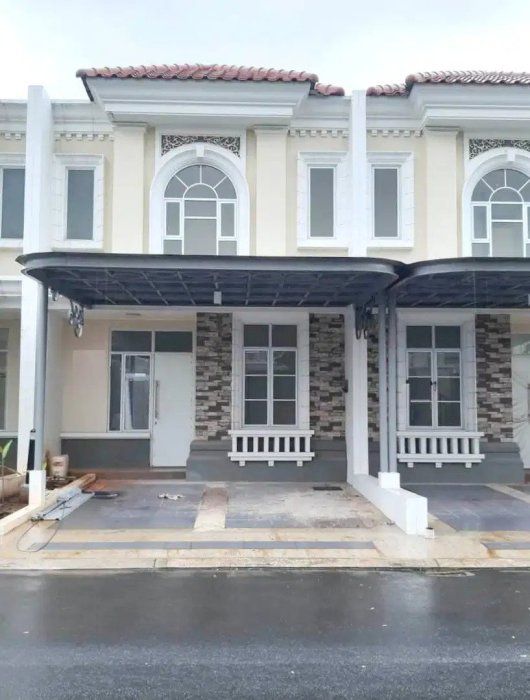 Rumah siap huni 2 lantai luas 6x17 102m2 Type 3KT Cluster La seine JGC Jakarta Garden City Cakung