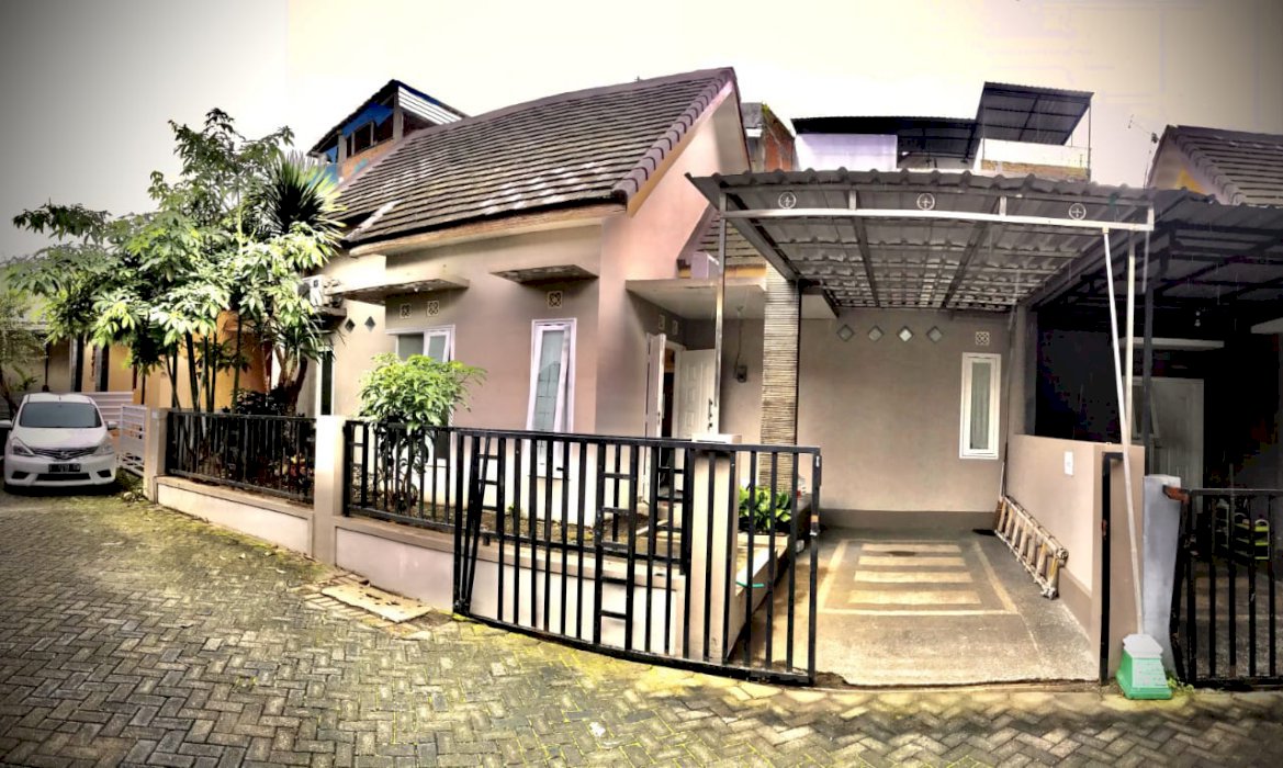 Dijual Rumah Beserta Isinya