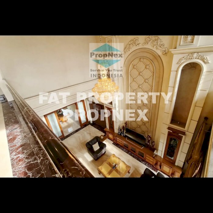 Rumah Mewah Gaya Klasik Super Lux Harga Miring di Boulevard TPB