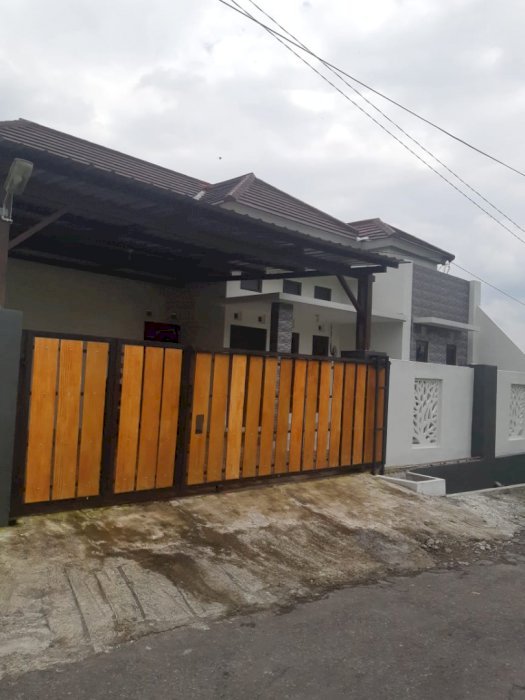 DI JUAL RUMAH BARU STRATEGIS DI JL. KALIURANG SLEMAN