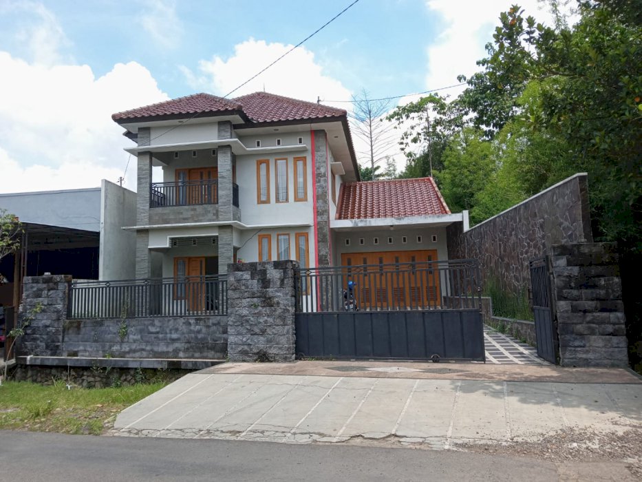 Dijual Rumah/Villa Batu