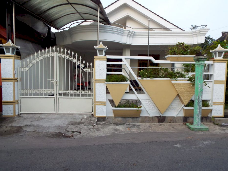 Dijual Rumah 7,5 x 29,5 M beserta perabotan lengkap