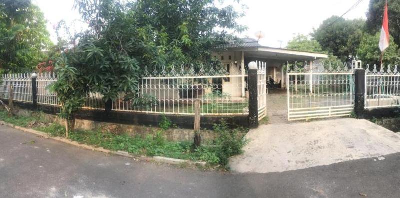 Rumah siap huni luas 22x25 550m2 type 6KT Pulo Gebang Jakarta Timur
