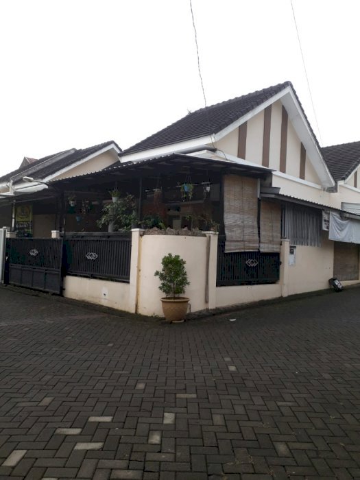 Rumah siap huni posisi hook