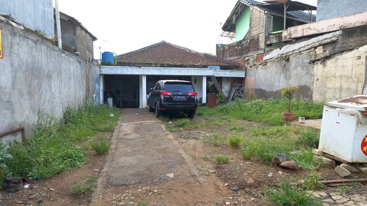 Dijual tanah pinggir jalan. Strategis. 200m dari pintu tol bocimi.