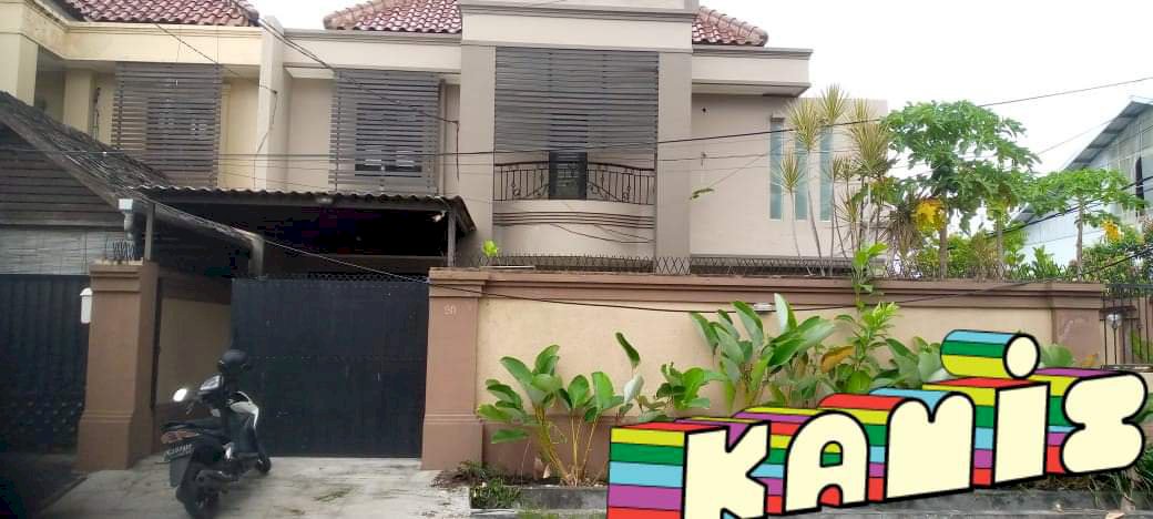 RUMAH MEWAH DEKAT BYPASS GATOT SUBROTO BARAT