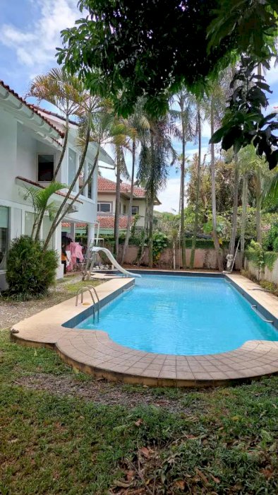 FOR SALE ! Rumah Elite With Pool at Taman Mediteranian Lippo Karawaci