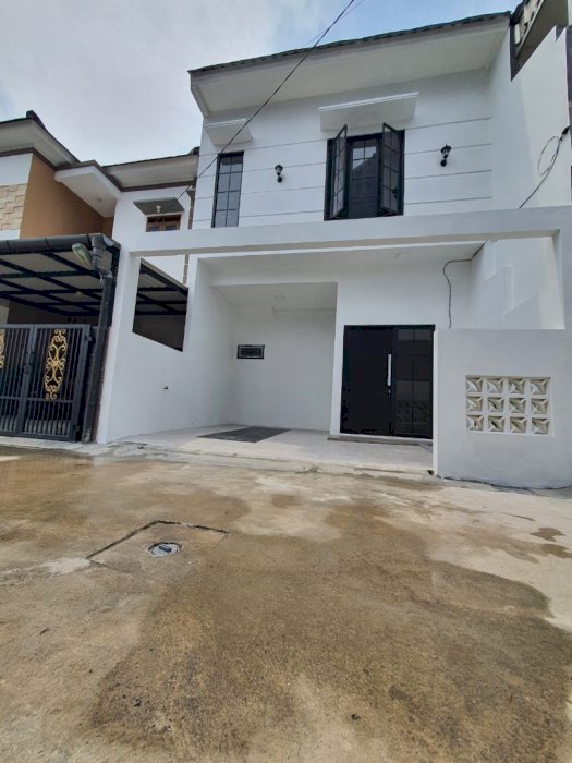Dijual Rumah Baru Siap Huni Dalam Komplek Dekat Stasiun LRT Ciracas Jakarta Timur.