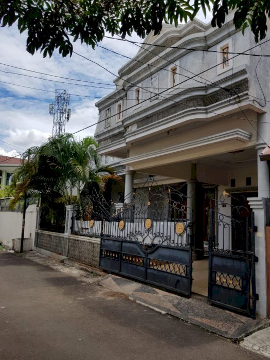 DIJUAL RUMAH 2 LT SIAP HUNI DI KAYUPUTIH