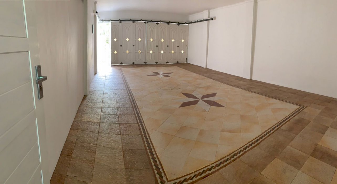 *Di jual Rumah Besar 2 lantai di kota Depok*