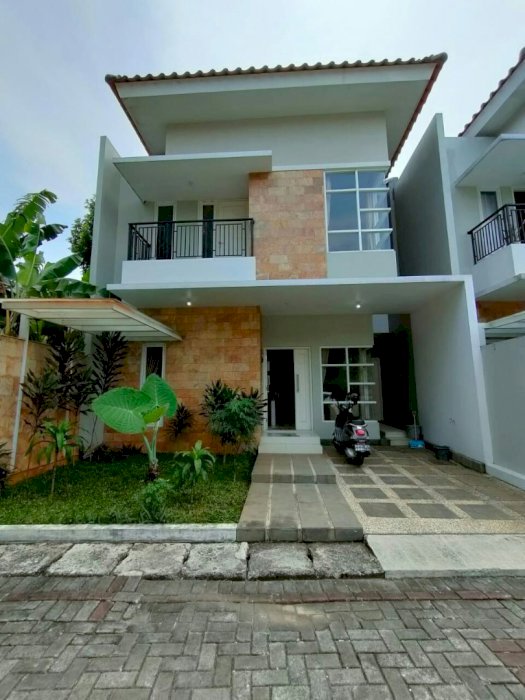 Dijual Rumah Minimalis Modern Siap Huni Dalam Cluster Di Batu Ampar Condet Jakarta Timur.