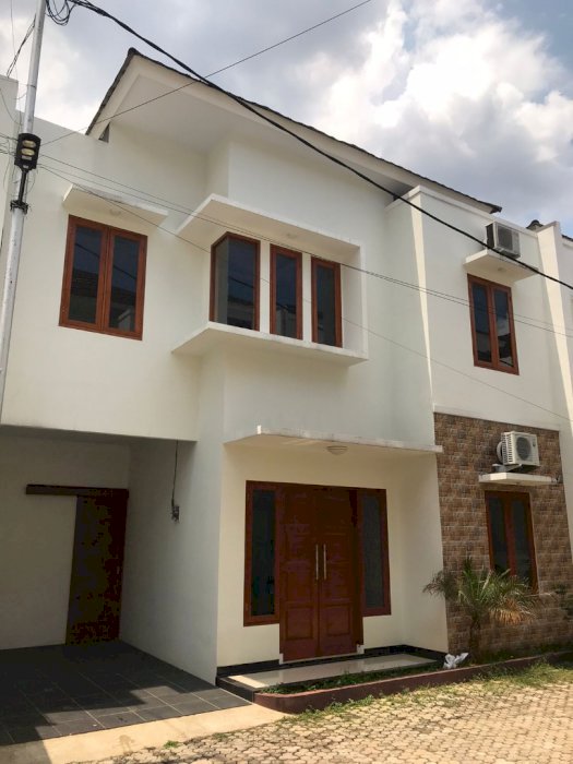 Dijual Murah Rumah Cluster di Jln Raya Kahfi 2 Jagakarsa Jakarta Selatan