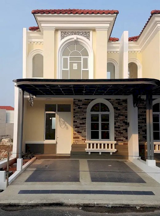 Rumah 2lt siap huni luas 6x15 90m2 Type 2KT Cluster La seine JGC Jakarta Garden City Cakung