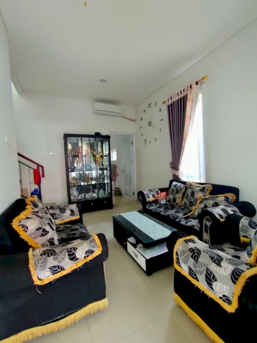 Rumah siap huni 2 lantai luas 12x15 180m2 type 3KT Metland Menteng Cakung Jakarta Timur