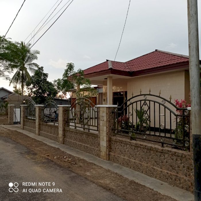 Dijual rumah dan tanah