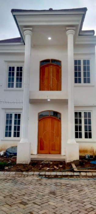 Rumah Cantik Desain Premium Kekinian di Jalibar di Kepanjen