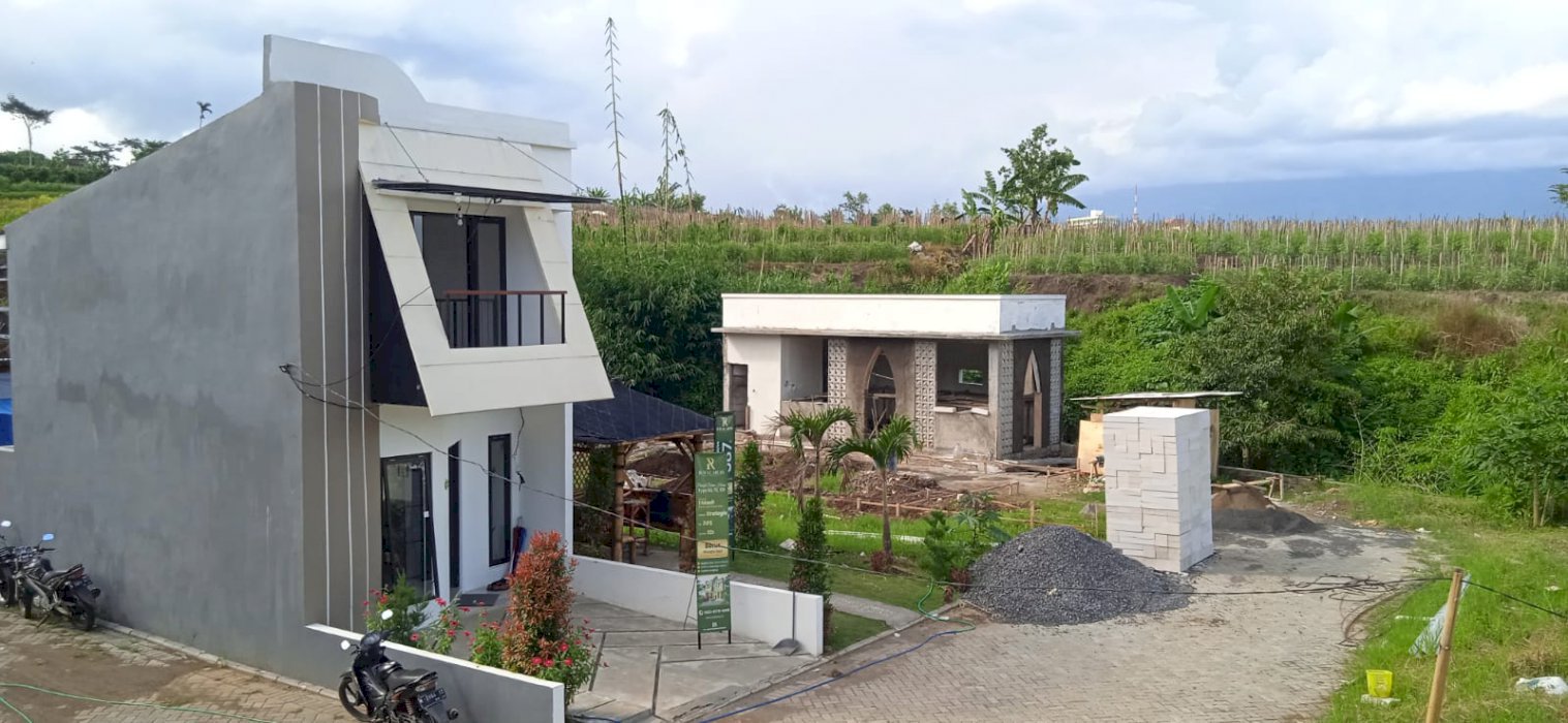 Villa Minimalis di Tengah Kota Batu Belakang Dinopark Plus Pool