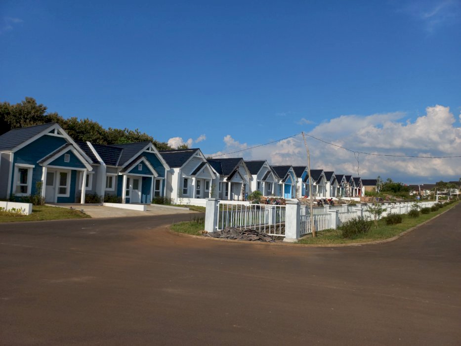 Rumah mewah premium cluster Victoria Higland Bsb City