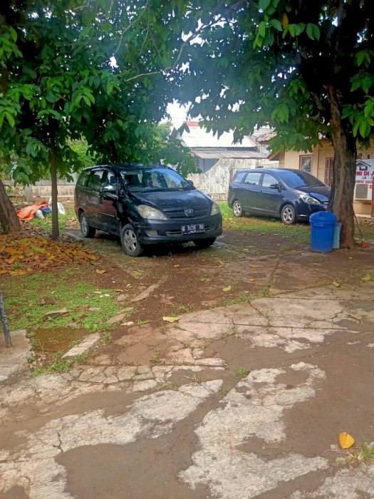 DIJUAL RUMAH SECONDARY LUAS TANAH BESAR BEBAS BANJIR DI JATIKRAMAT