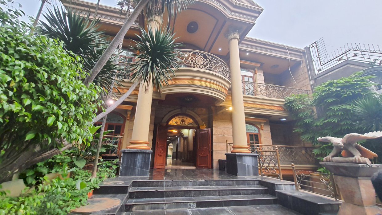 Rumah Mewah klasik siap huni 2lt luas 925m Menteng Jakarta Pusat