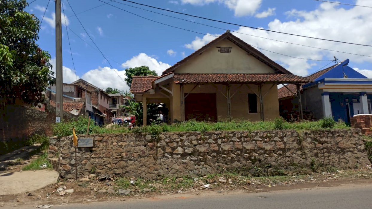 Dijual Rumah Strategis di Kutawaringin