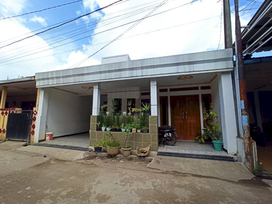 Dijual Rumah Aman Nyaman Harga Bersahabat Loh!! di Kopo Katapang