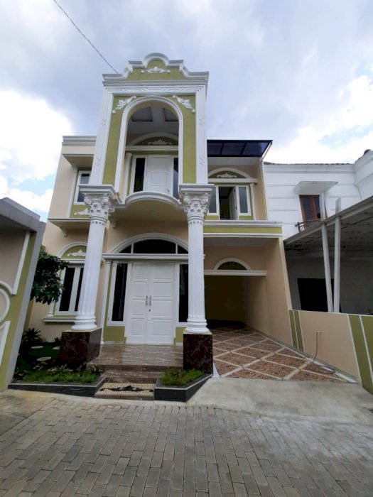Dijual Rumah Mewah Design Eropa Classic Modern di Jagakarsa Jakarta