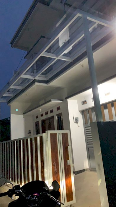 Dijual rumah lantai 2 kamar mandi 3 kamar 3