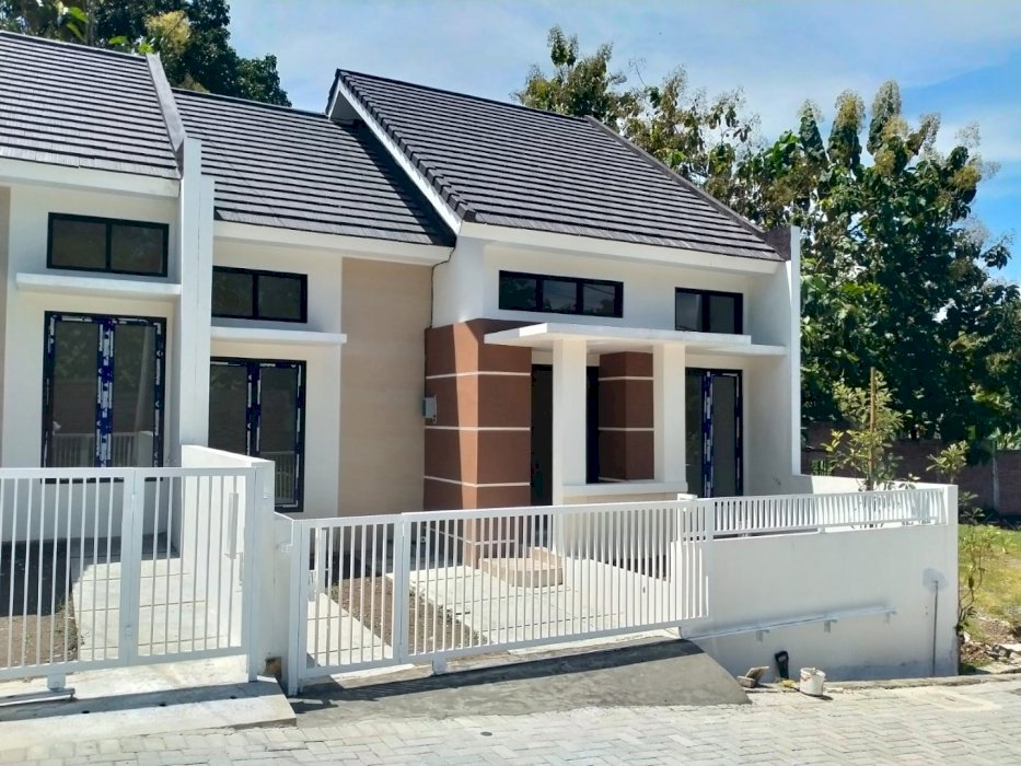 DI JUAL RUMAH DI PERUMAHAN ROYAL TAMAN SARI BUNGSING