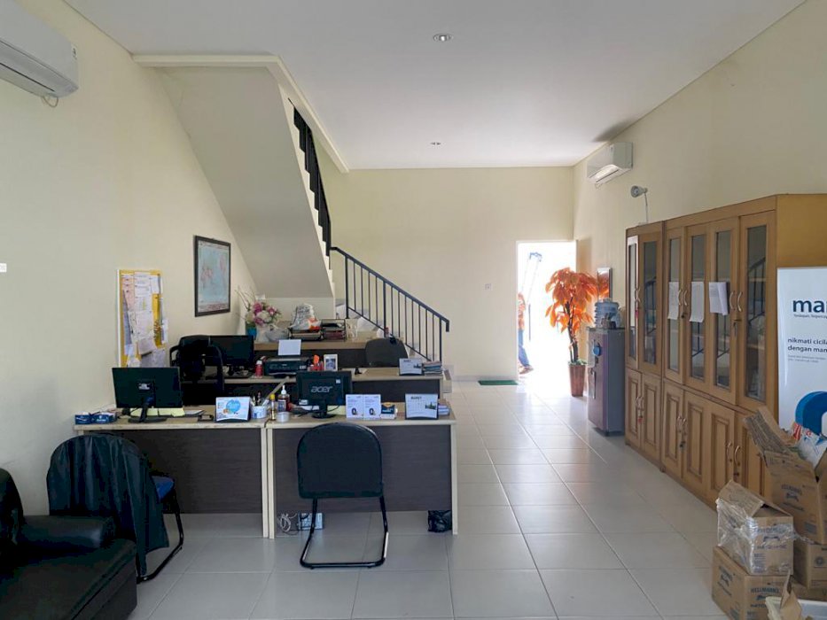 Ruko siap pakai 2lt luas 5x20 100m2 Metland Menteng Cakung Jakarta