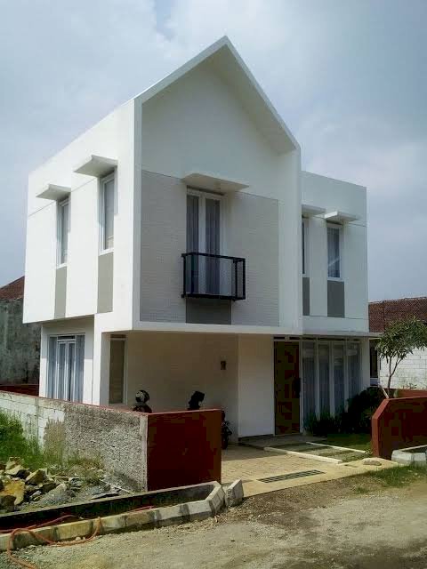 EUMAH 2 LANTAI HARGA 1 LANTAI