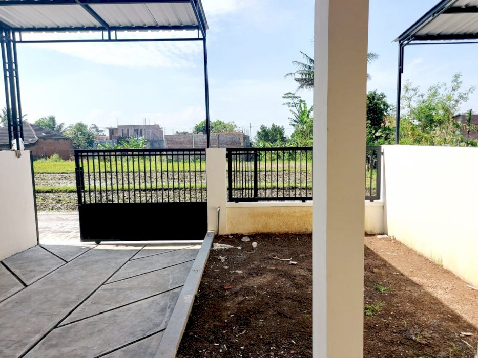 Rumah Siap Huni Plus Carport 200 Meter Dari Kota Batu