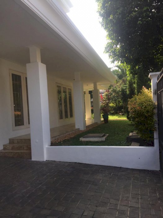 Rumah dilokasi elite Pondok Indah Jakarta Selatan