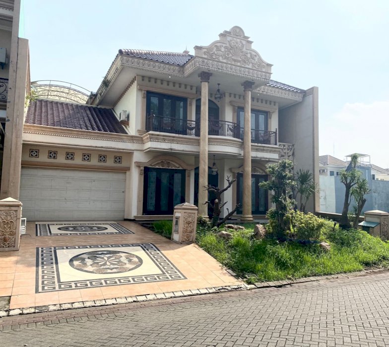 Rumah Klasik Pakuwon Indah Villa Bukit Regency Siap Huni