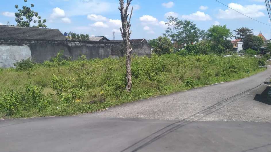 Dijual tanah pekarangan di maguwoharjo depok sleman yogyakrta