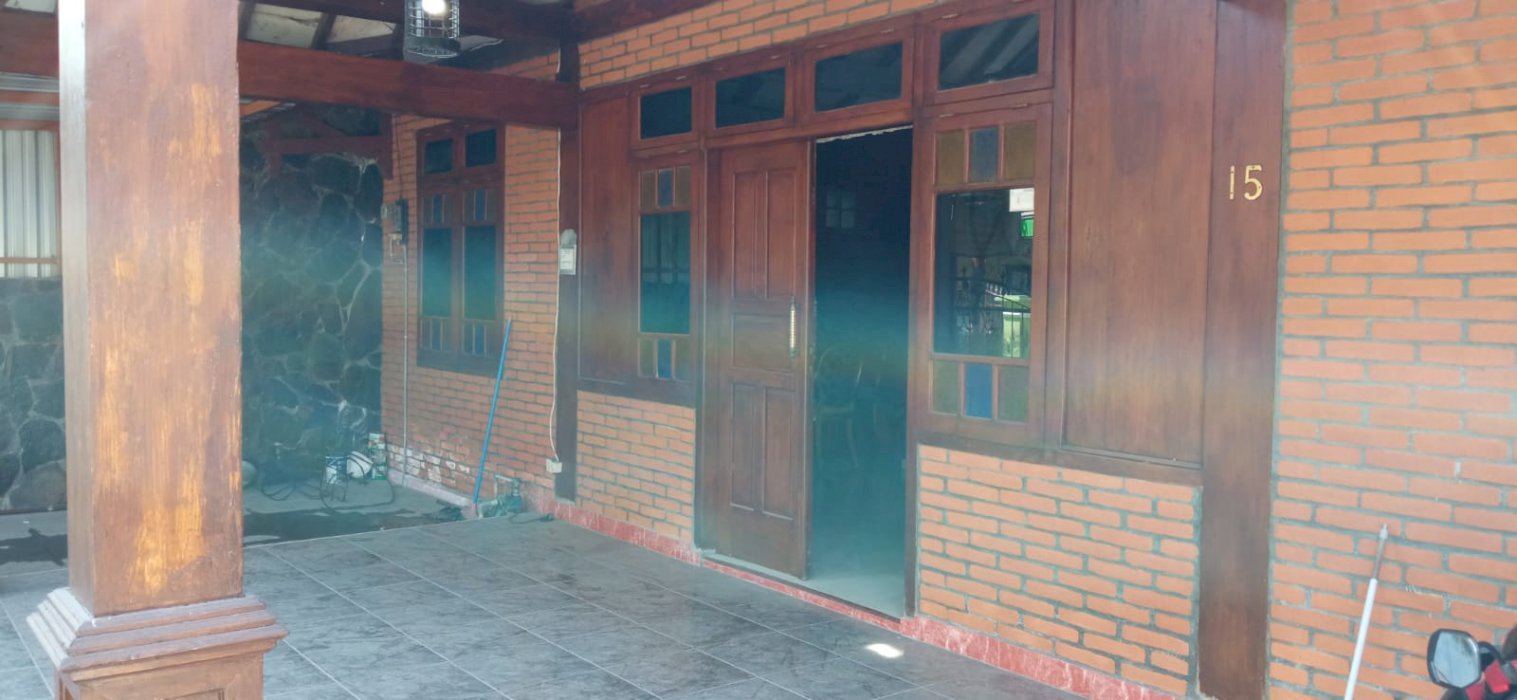 Dijual Rumah + Tanah di tengah Perkotaan